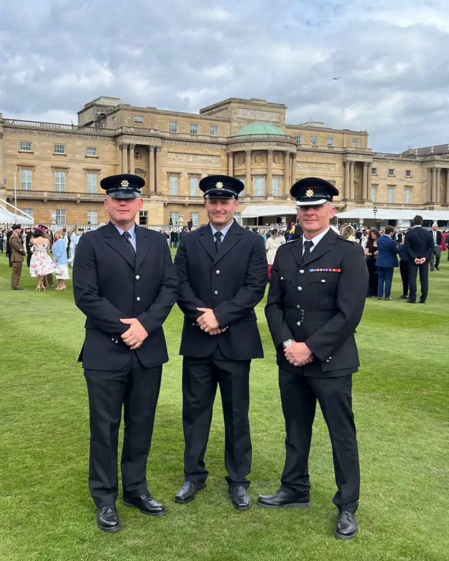 UK ISAR Buckingham Palace 01